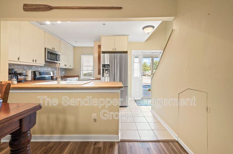 246 Stefan Dr #E - Photo 3 of 14