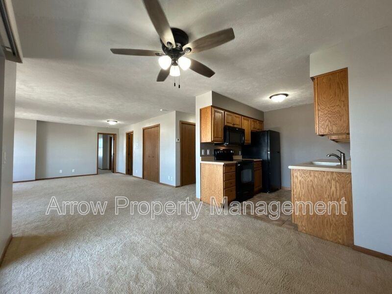 208 E #6C - Photo 3 of 15