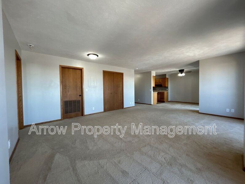 208 E #6C - Photo 4 of 15