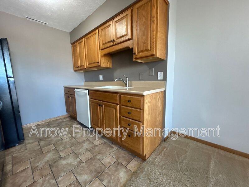 208 E #6C - Photo 6 of 15