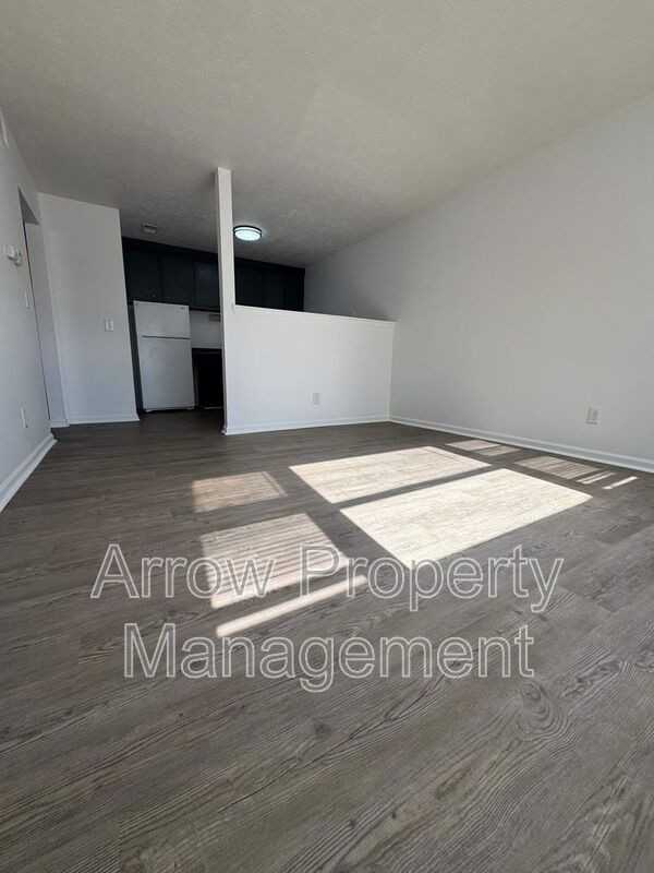 2206 K St - Photo 3 of 6