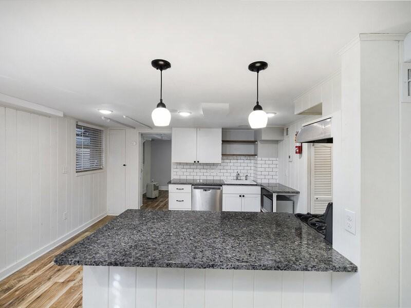 1612 S 32nd Ave #5 - Photo 5 of 16