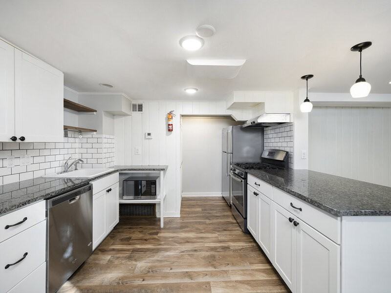 1612 S 32nd Ave #5 - Photo 6 of 16