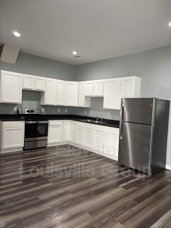 2215 West Market Street - Photo 4 of 14