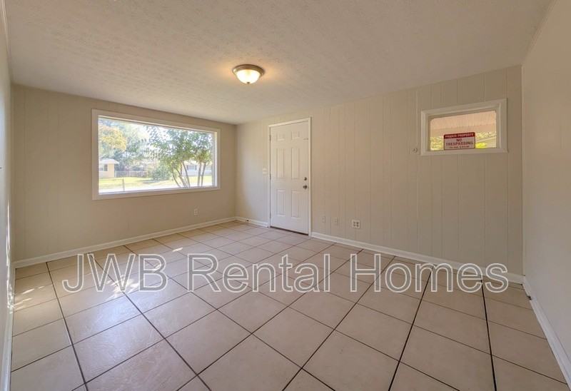 5638 Tempest St - Photo 5 of 15