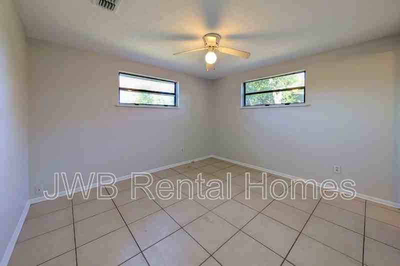 5638 Tempest St - Photo 6 of 15