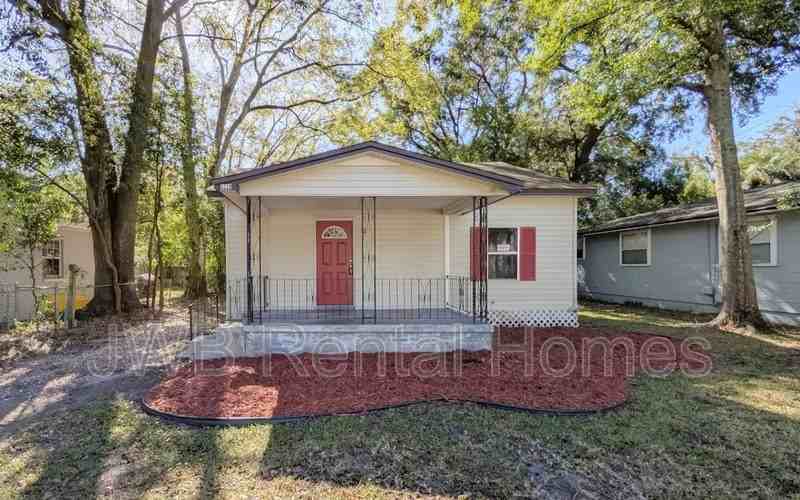 3238 Ernest Street - Photo 2 of 15