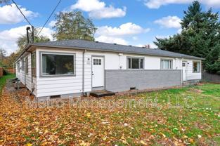 8307 N Fowler Ave - Photo 1 of 1