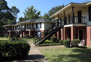 Save up to $500 off Move In Costs with your EXCELLENT CREDIT! *Restrictions apply - Photo 1 of 1