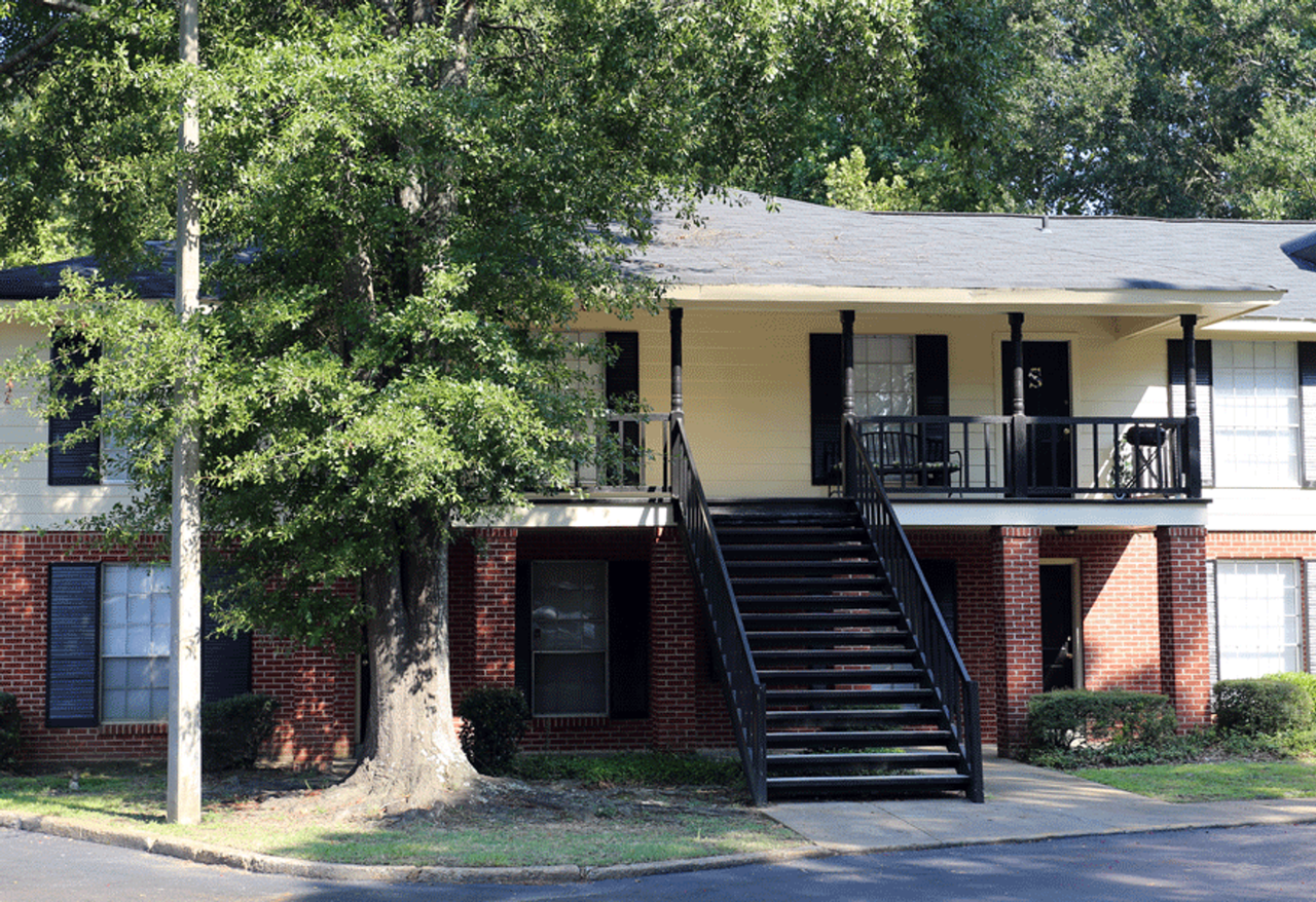 Save up to $500 off Move In Costs with your EXCELLENT CREDIT! *Restrictions apply - Photo 2 of 50