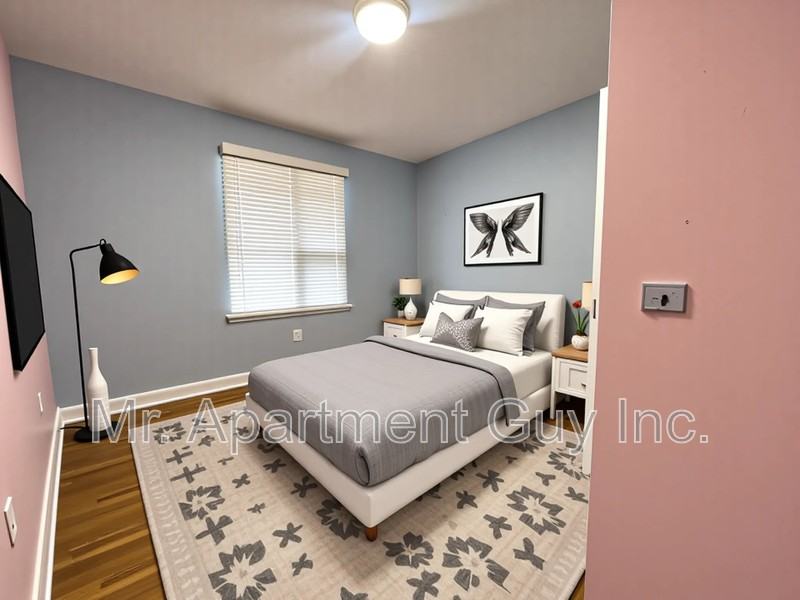 220 West 19th St - Photo 5 of 8