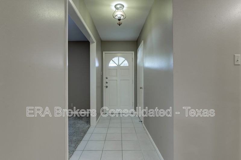 3214 Leyte St - Photo 2 of 24