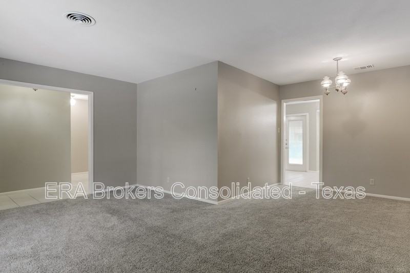 3214 Leyte St - Photo 6 of 24