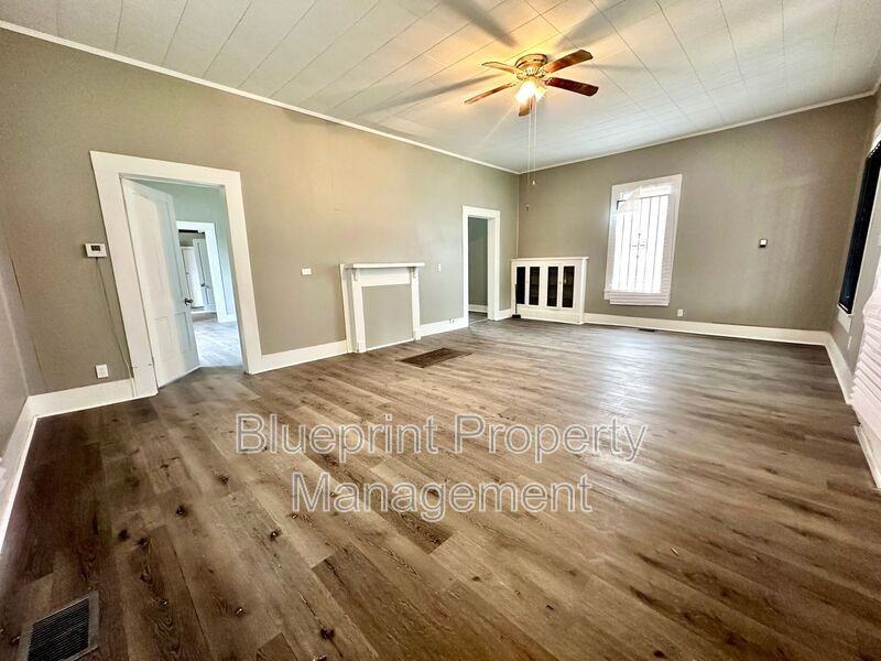 3616 Maple Ave Sw - Photo 2 of 10