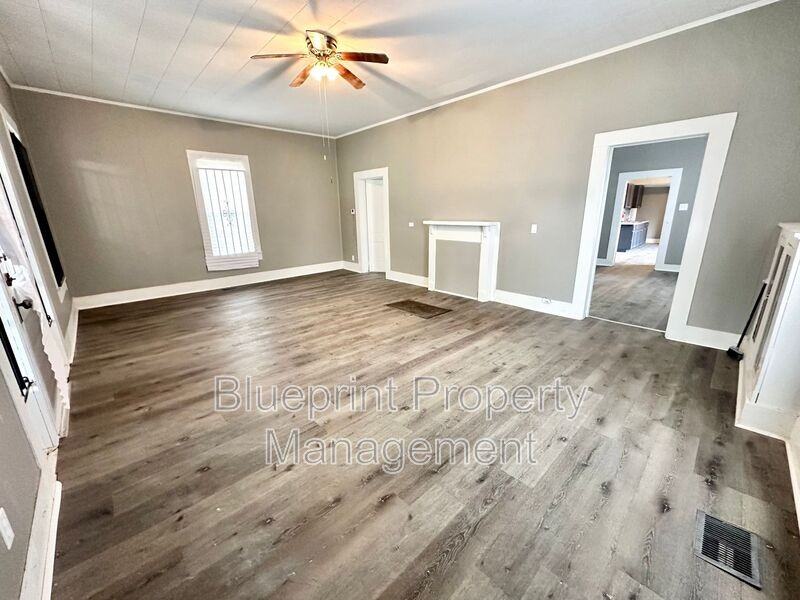 3616 Maple Ave Sw - Photo 3 of 10