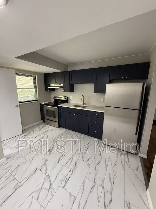 240 Mcalpine Dr - Photo 2 of 9