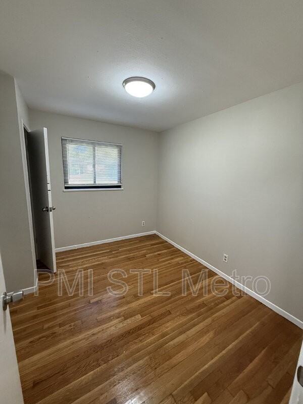 240 Mcalpine Dr - Photo 4 of 9