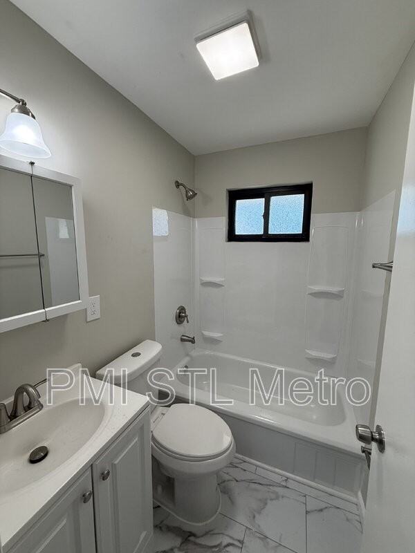 240 Mcalpine Dr - Photo 7 of 9