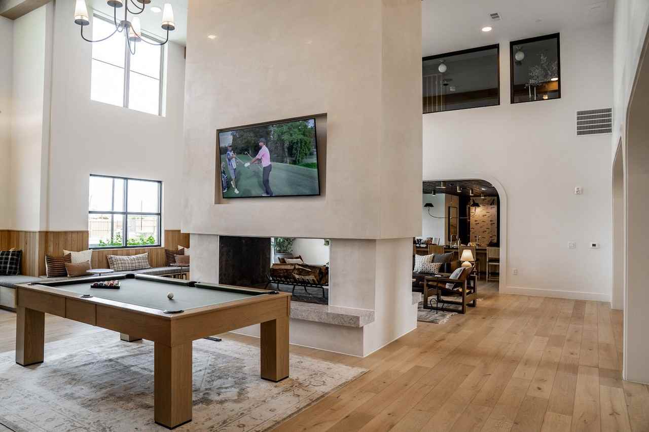 The Olsen - Photo 2 of 50