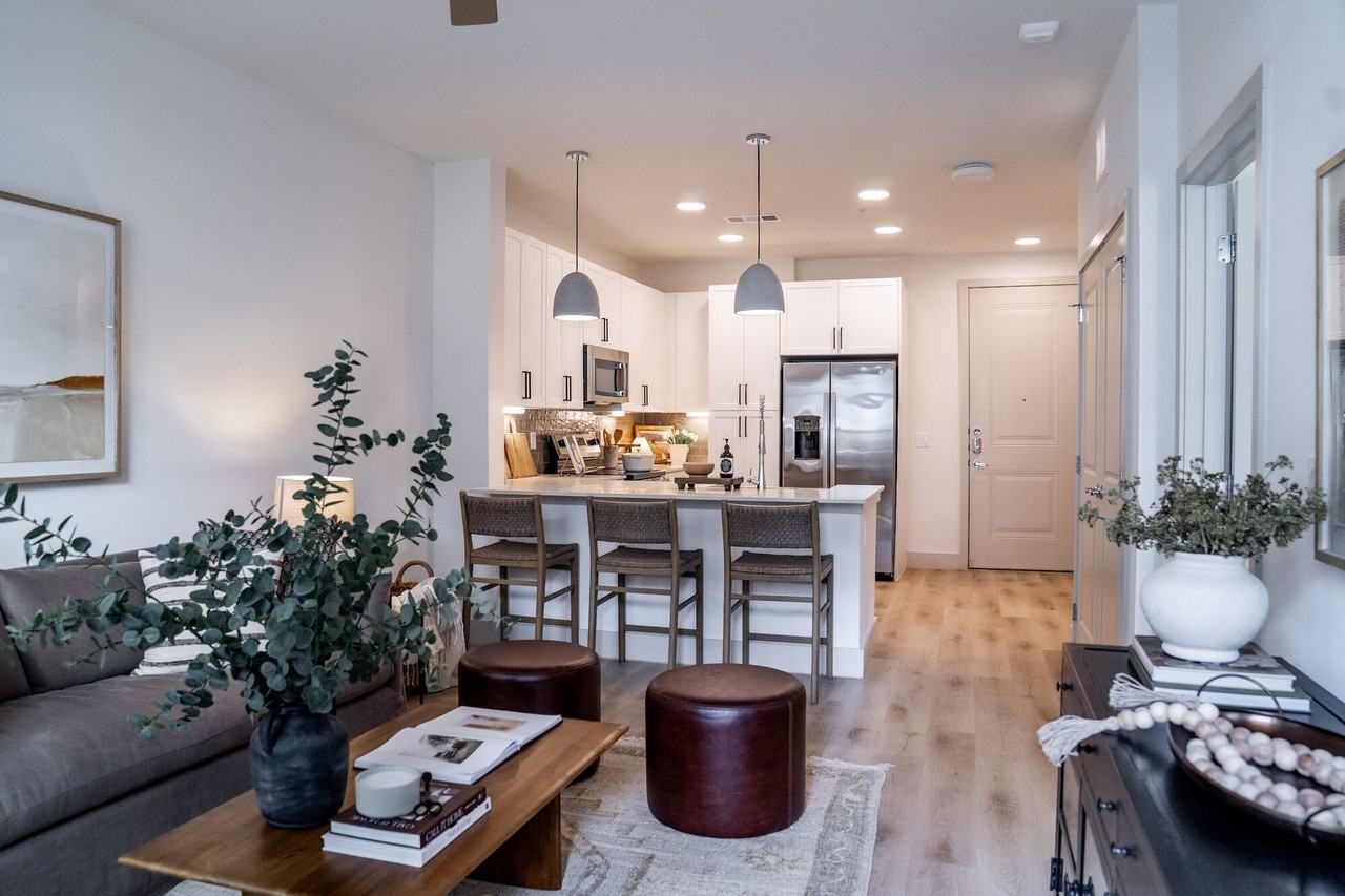 The Olsen - Photo 6 of 50