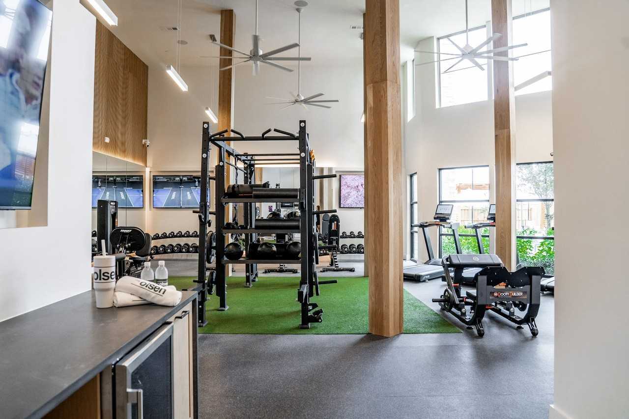 The Olsen - Photo 3 of 50