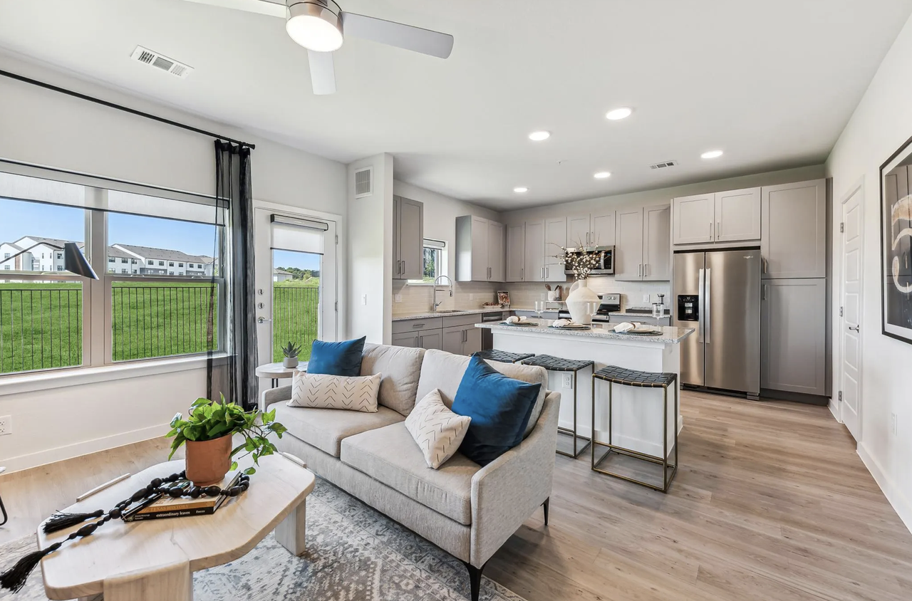 10506 Decker Lane - Photo 2 of 20