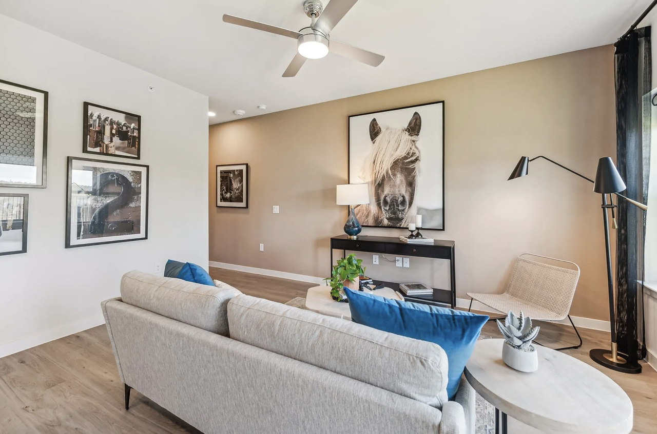 10506 Decker Lane - Photo 4 of 20