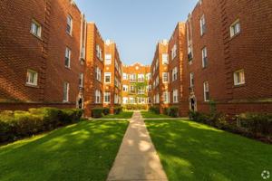 featured image of 929 Michigan Avenue