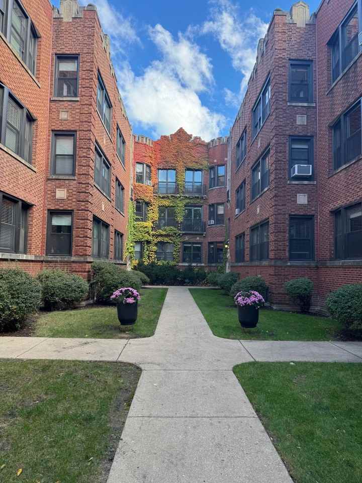 929 Michigan - Photo 3 of 48