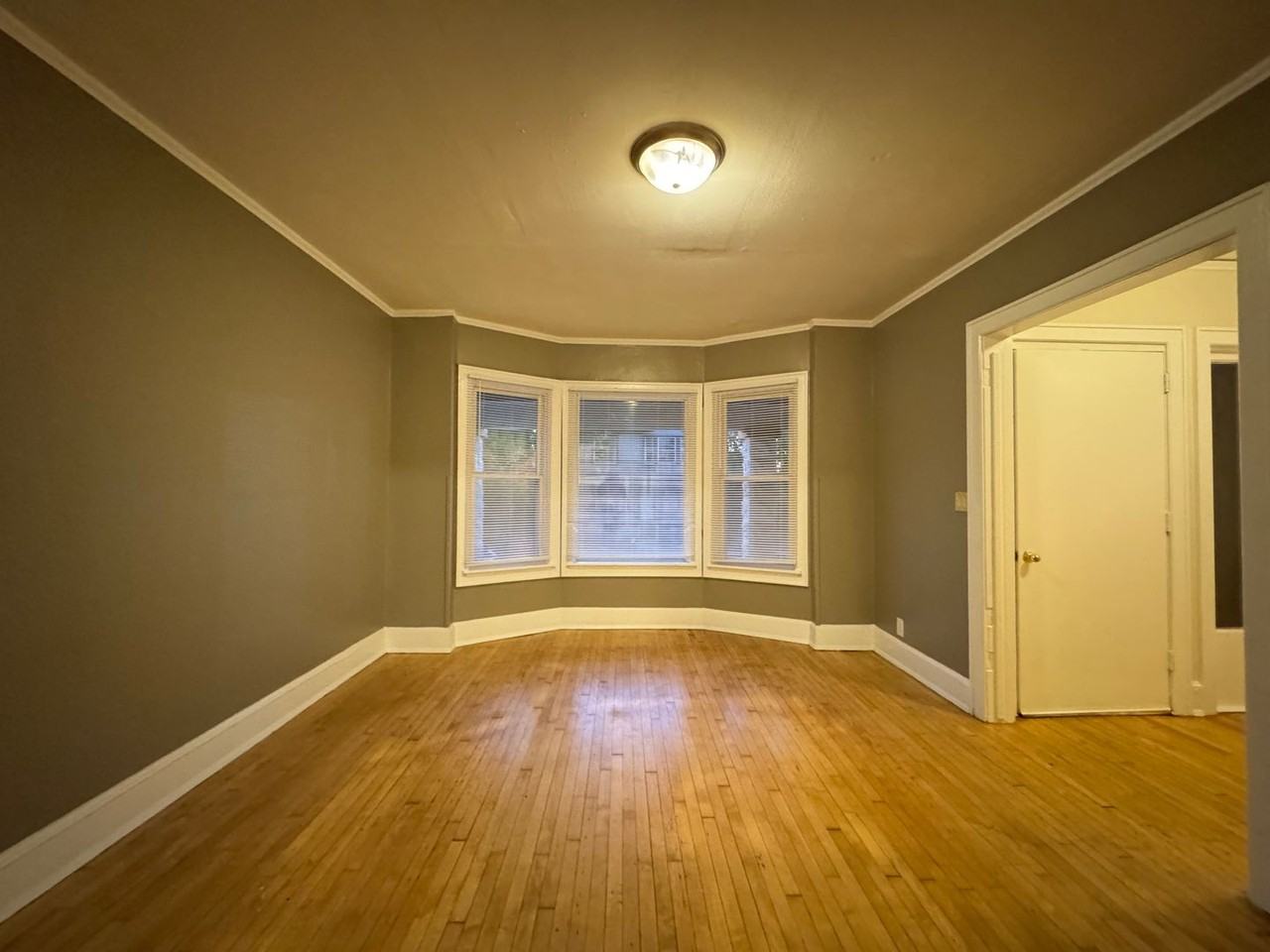 2212-2214 North Holton Street - Photo 3 of 18