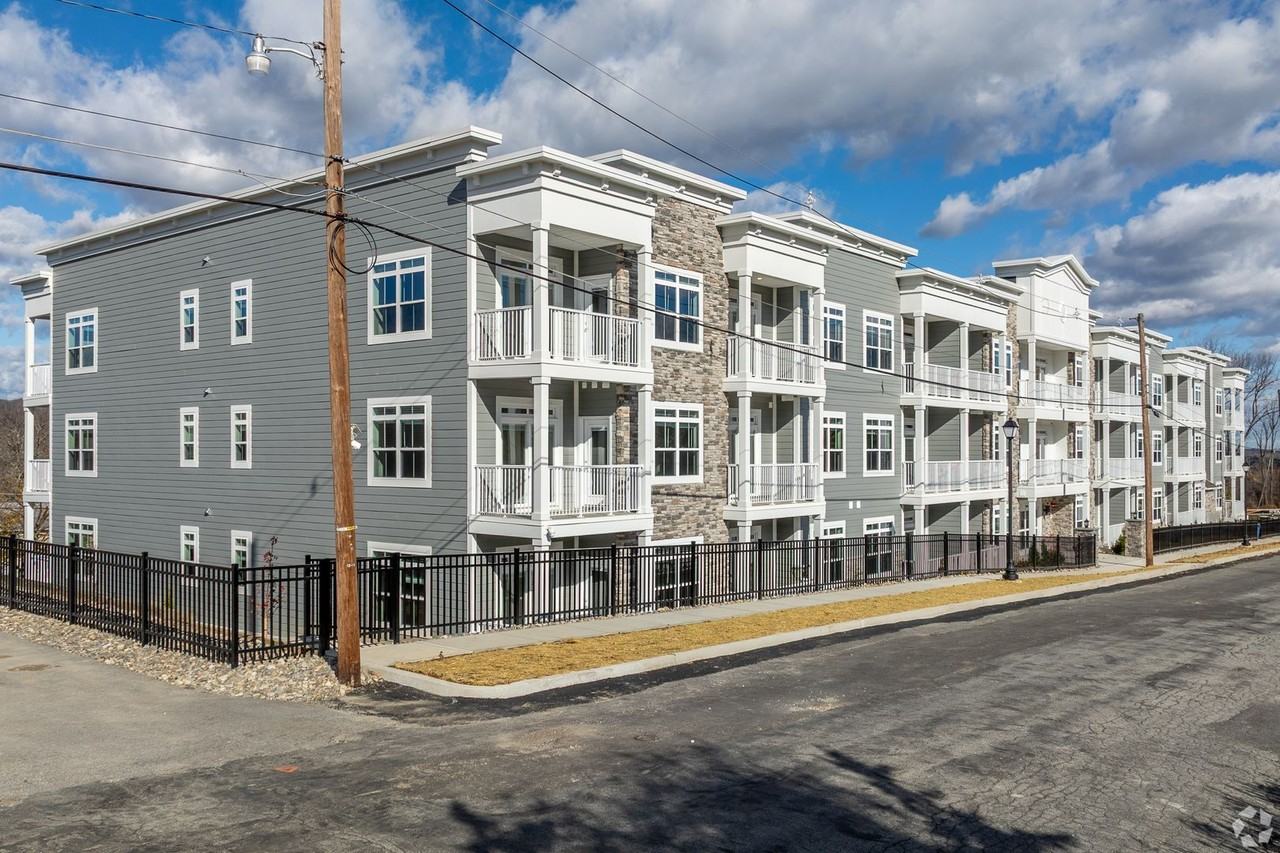 Theta Grove, a Luxurious 55+ Rental Community - Photo 5 of 50