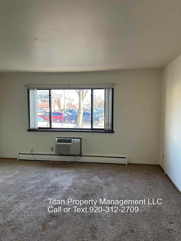 318 Church St, Neenah - Photo 2 of 6