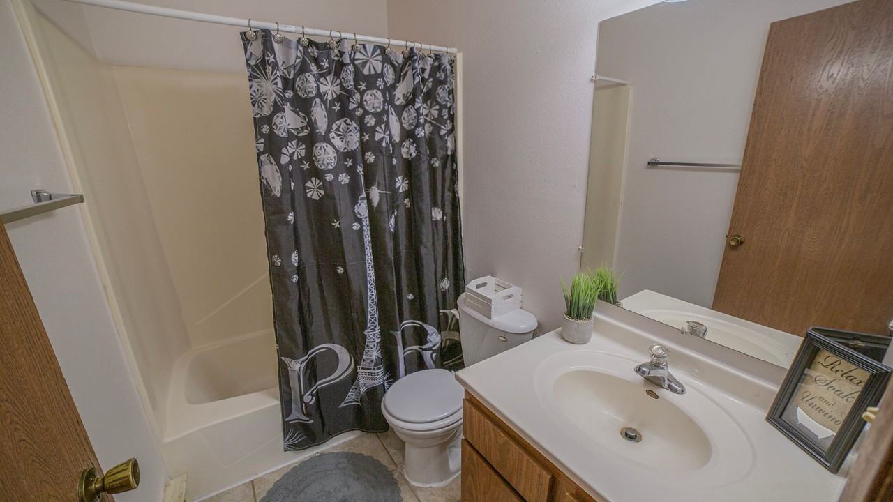 Cedars West Apartments - Photo 7 of 30