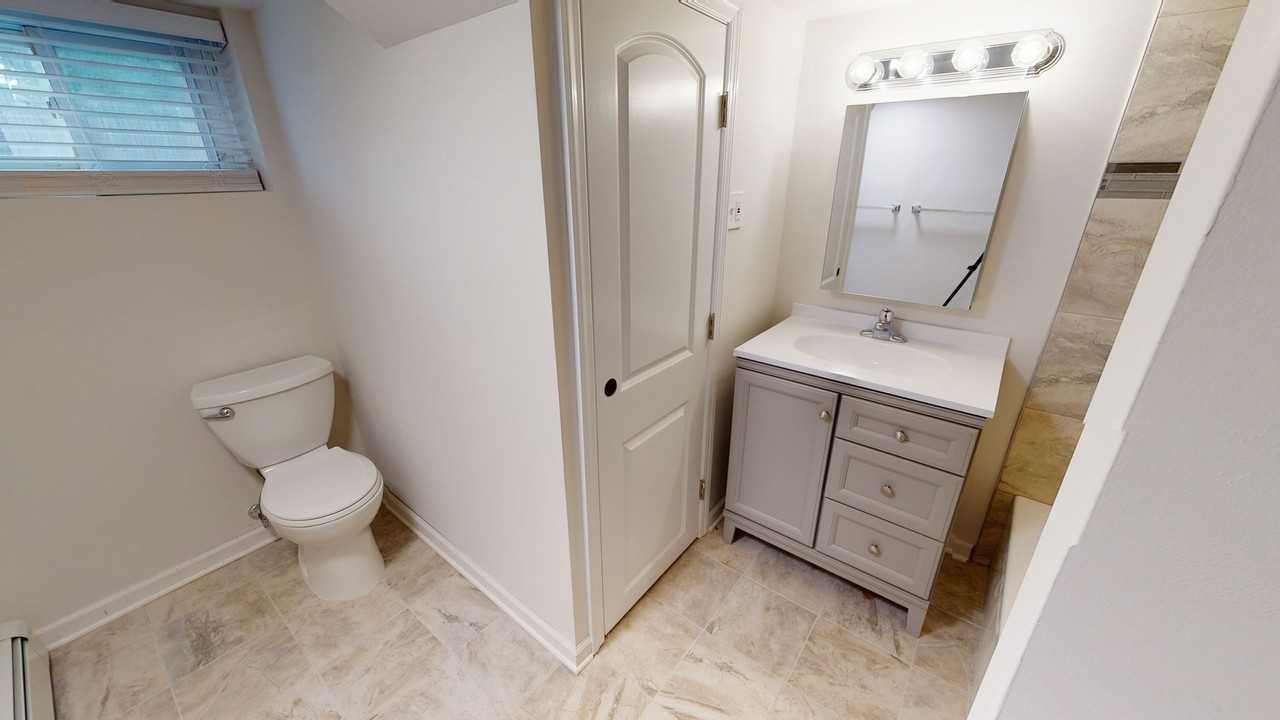 Fox and Foxx Silverlake at Edison - Photo 7 of 8