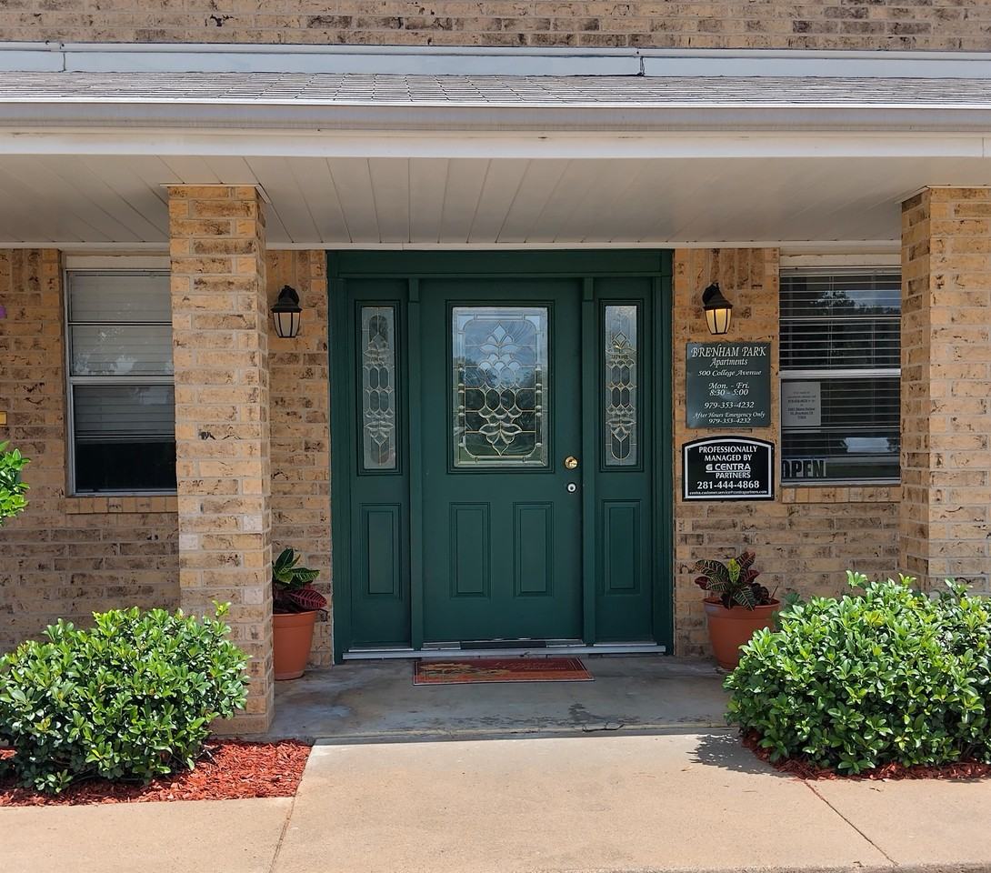 Brenham Park Apartments - Photo 3 of 50