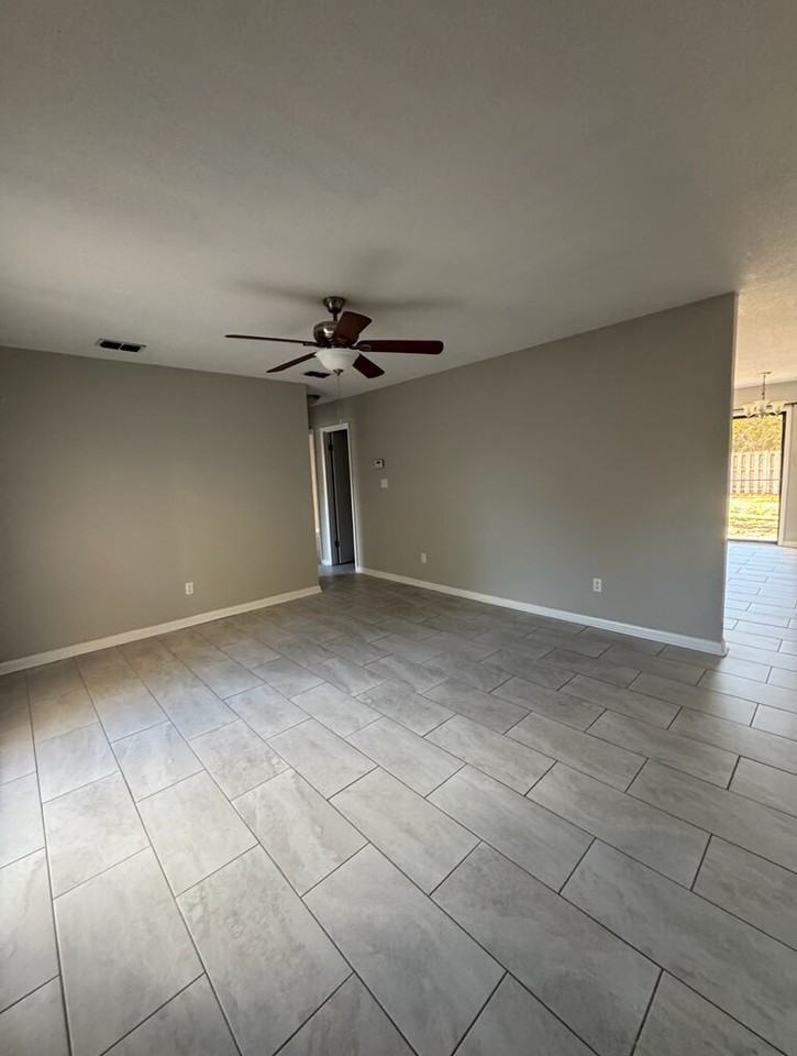 644 Mosswood Lane - Photo 3 of 12