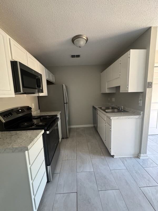 644 Mosswood Lane - Photo 5 of 12