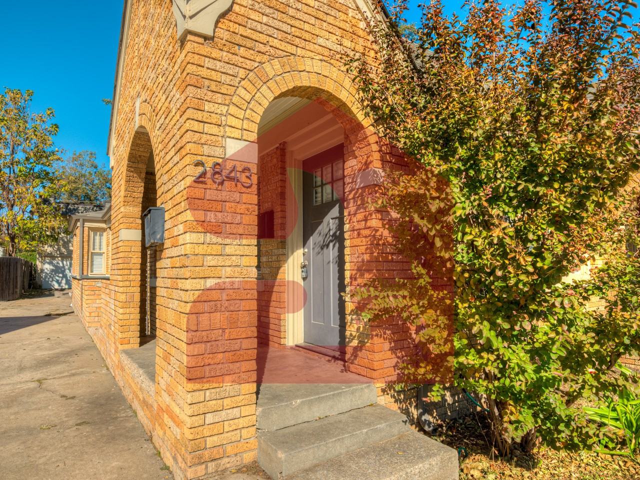 2843 Northwest 18th Street - Photo 4 of 36