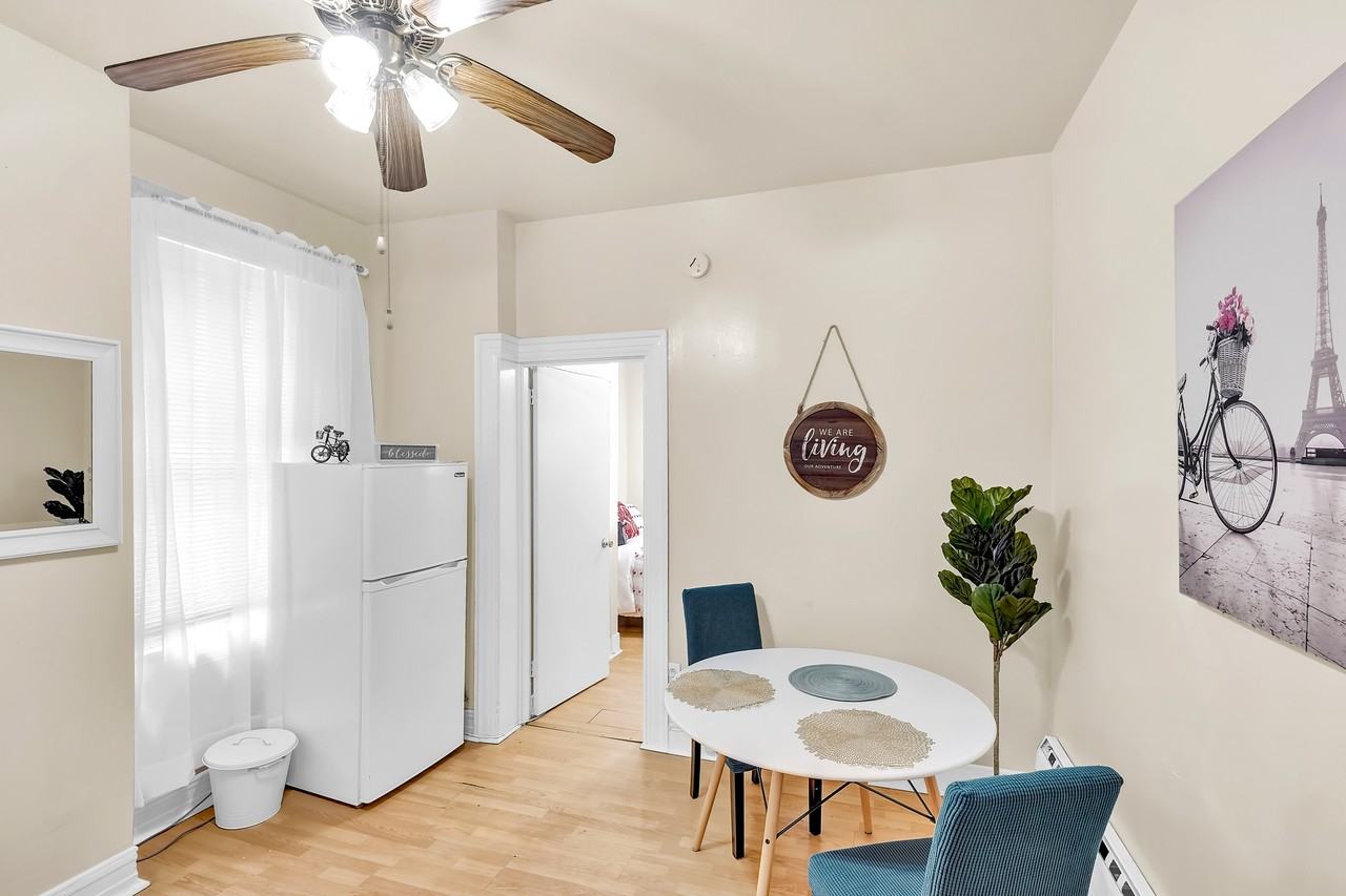 1121 Spruce St - Photo 4 of 50