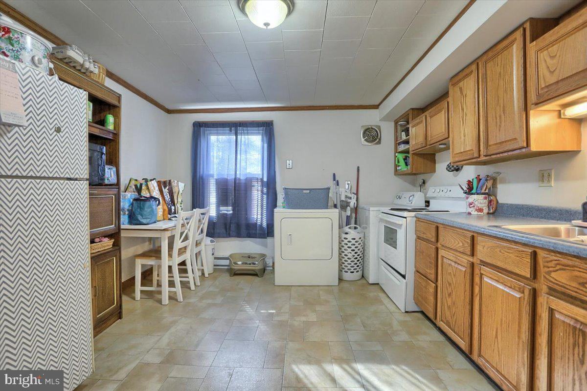 47 East Main Street - Photo 7 of 17