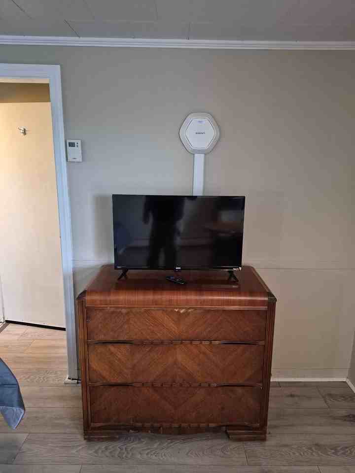 196 Searsport Avenue - Photo 3 of 4