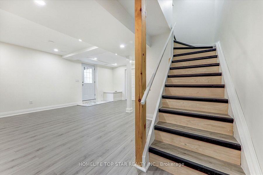 28 Willowbrook Drive - Photo 3 of 7