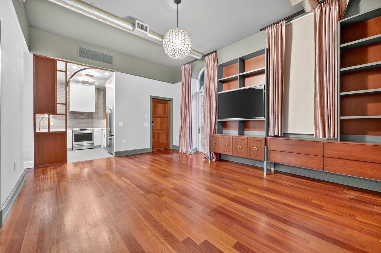 215 I St Ne #209 - Photo 3 of 32