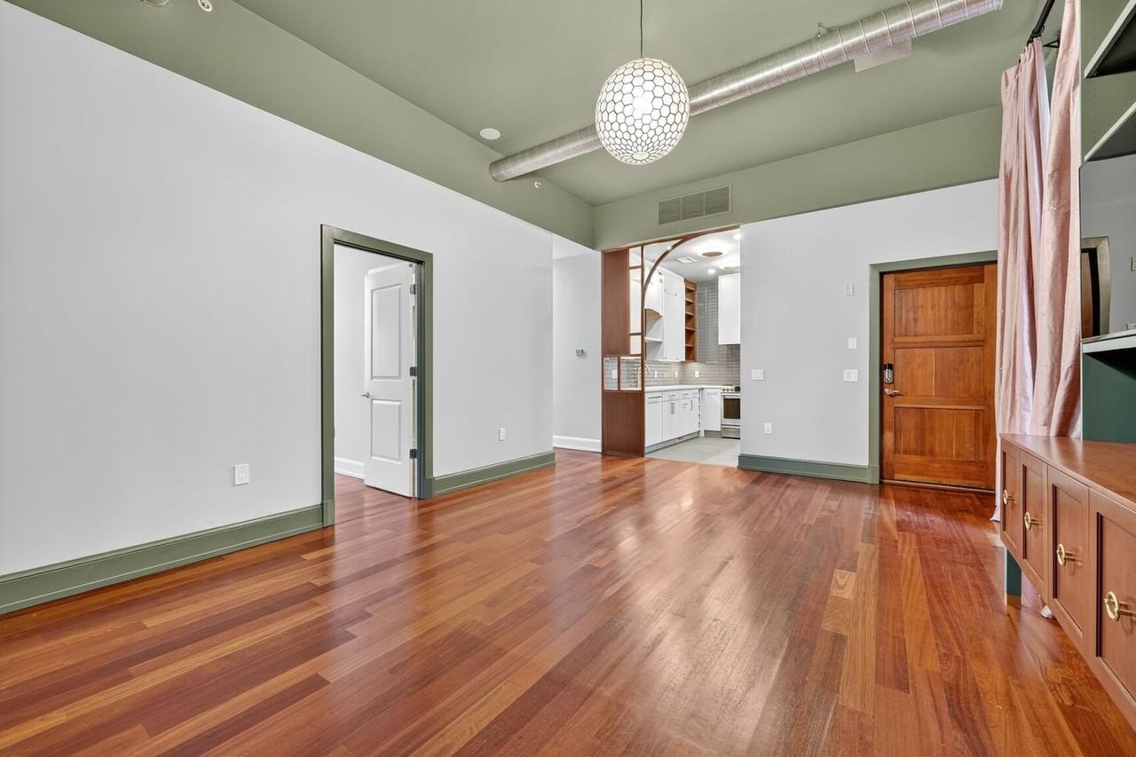 215 I St Ne #209 - Photo 4 of 32