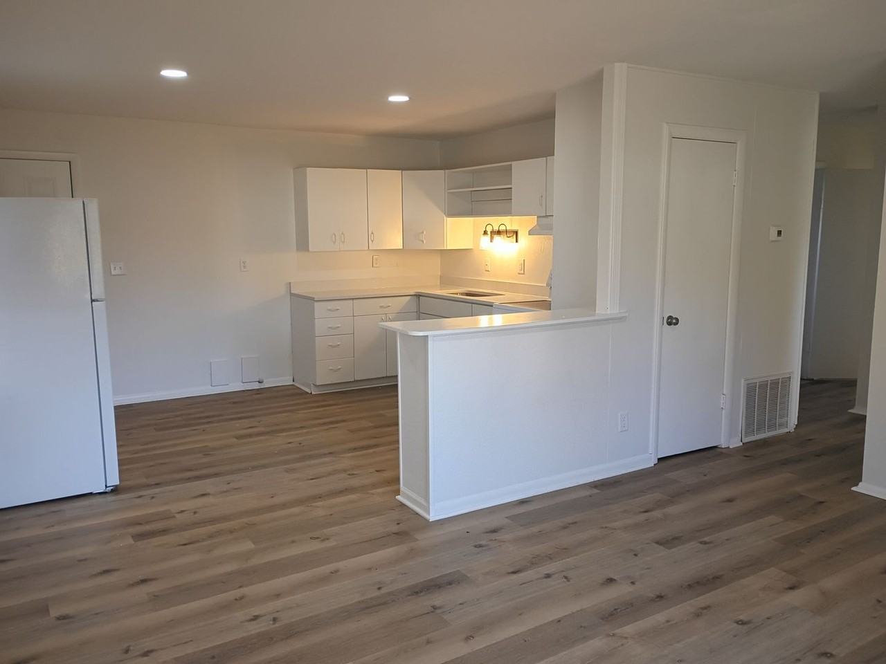 5114 Kickapoo Dr - Photo 4 of 16