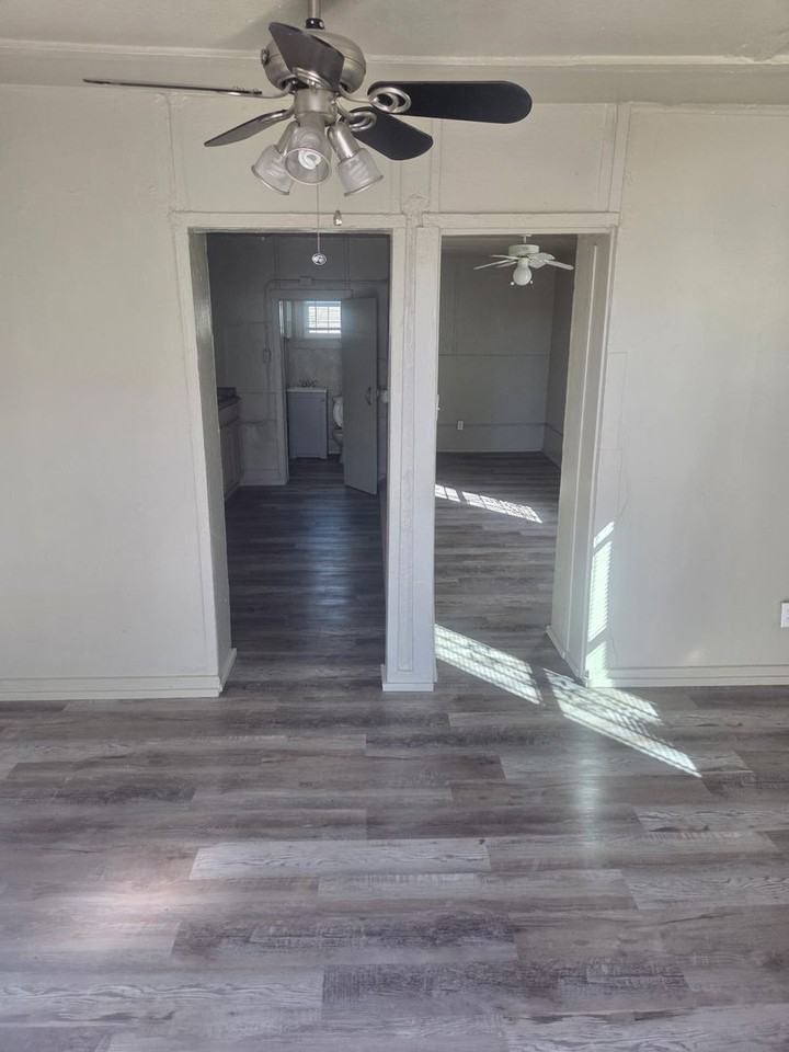 Bordon's Court - Photo 2 of 4