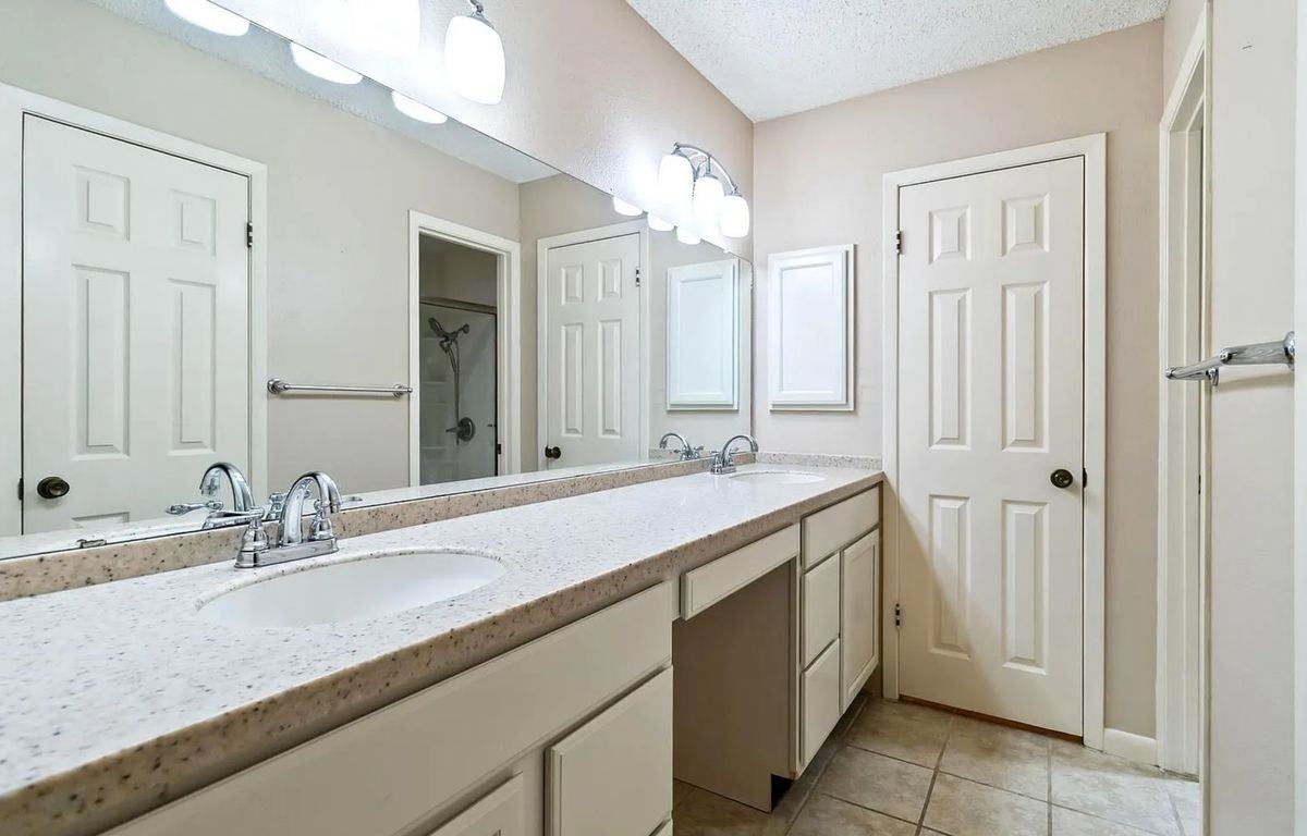 8718 Thatch Dr - Photo 7 of 13