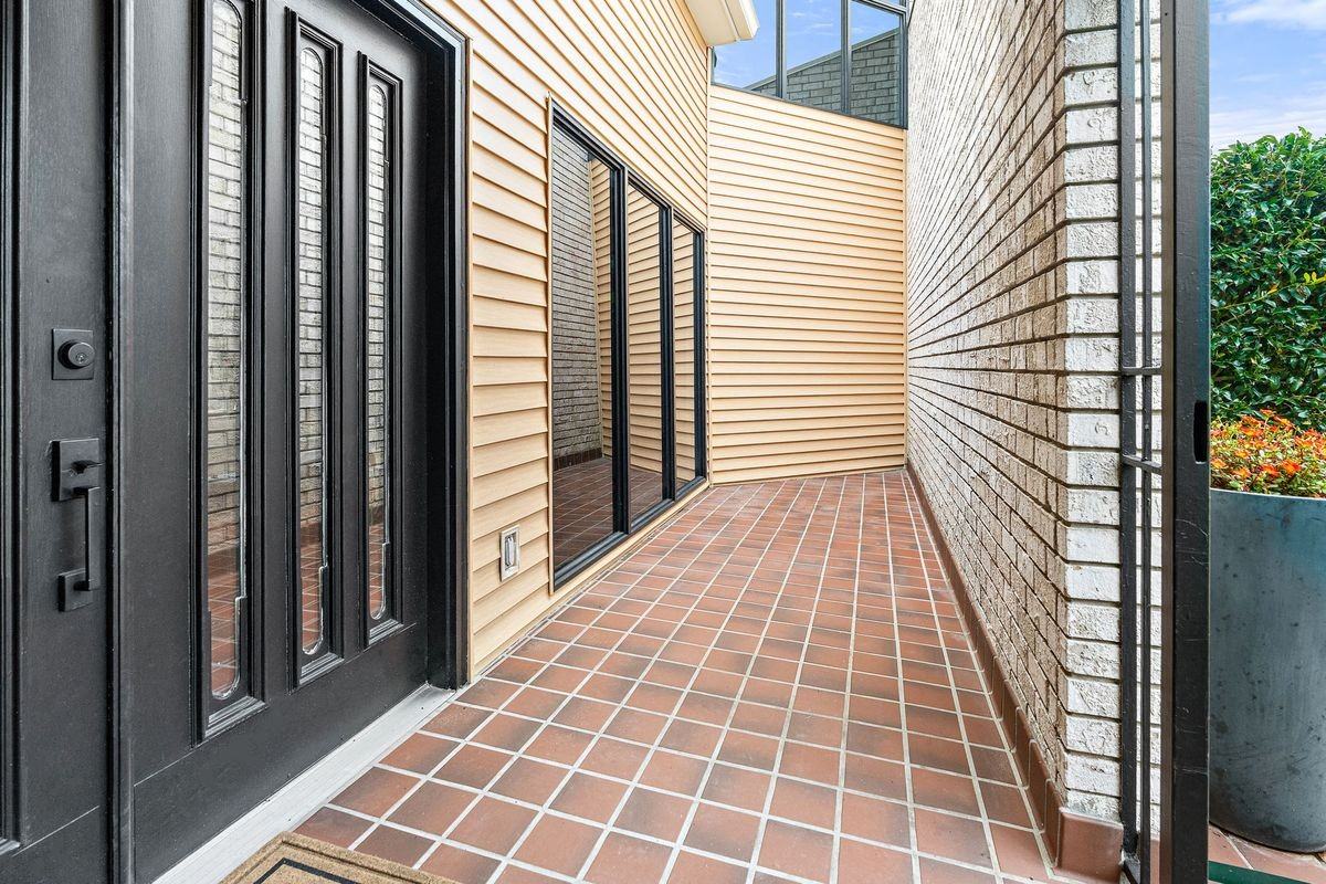 73 Doescher Dr - Photo 4 of 38