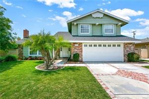 featured image of 17353 Elm St