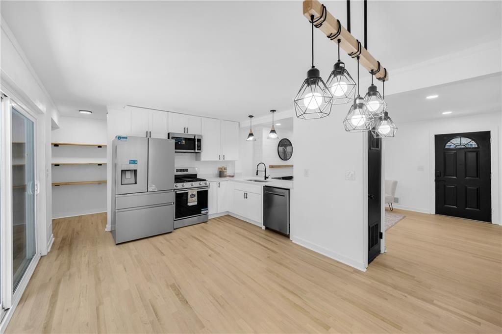 929 Creekdale Dr - Photo 3 of 13